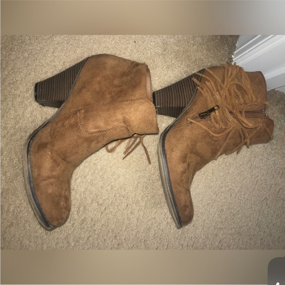 Preowned Lissa fringe MIA bootie - Picture 2 of 13